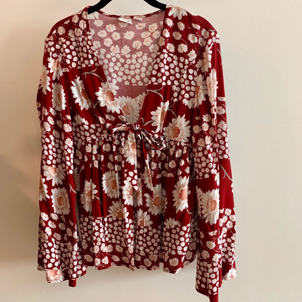 Somedays lovin flows boho tie top